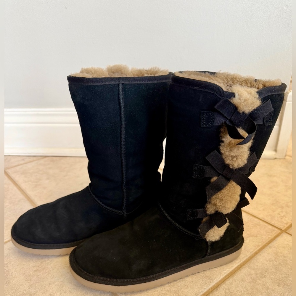 UGG TALL WOMEN’s BLACK SUEDE BOOT LINED SIZE 9